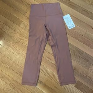 NWT Align HR Crop 21 - Size 4